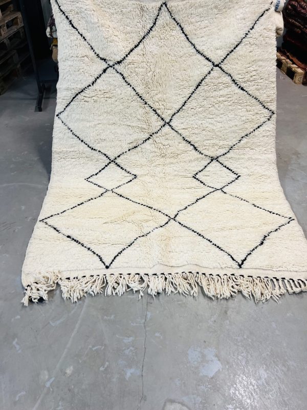 Modern Beni Ouarain Rug 205 x 160