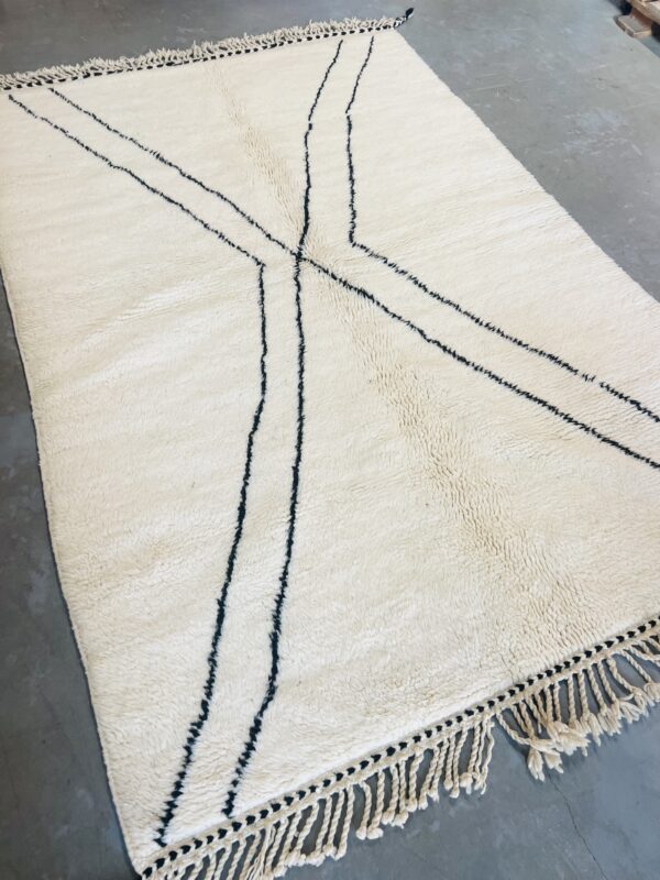 Modern Beni Ouarain Rug 252 x 168 - Image 2